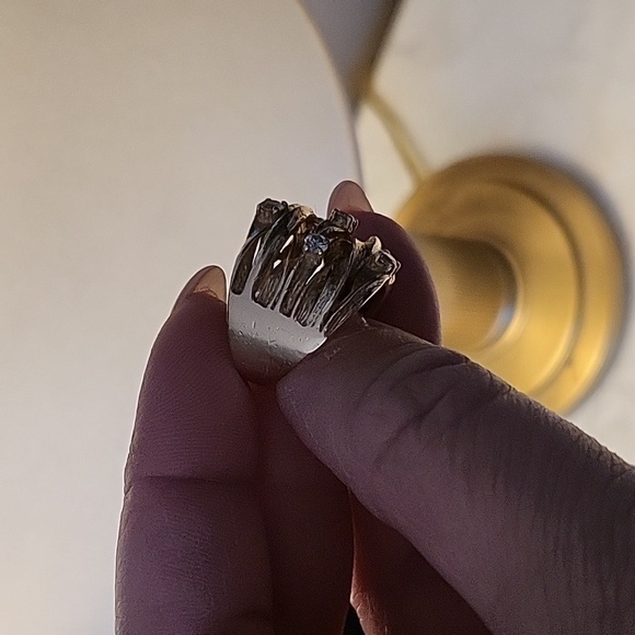 Ring - Picture 3 of 5